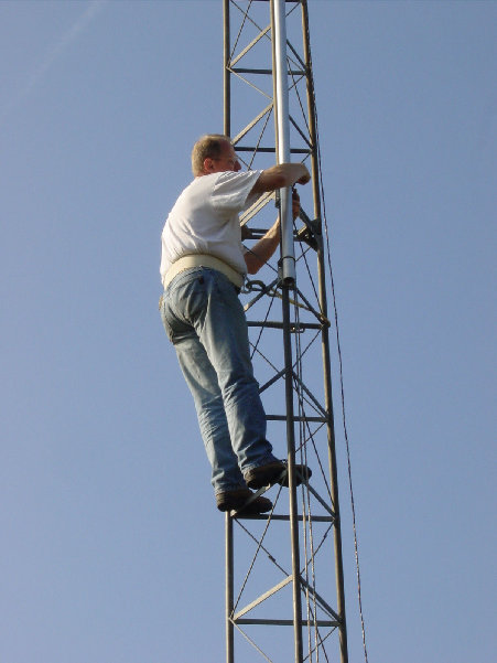 DSC01118.JPG (215.86 KiB) 34681 keer bekeken PD0LUR aan het werk op eenzame hoogte