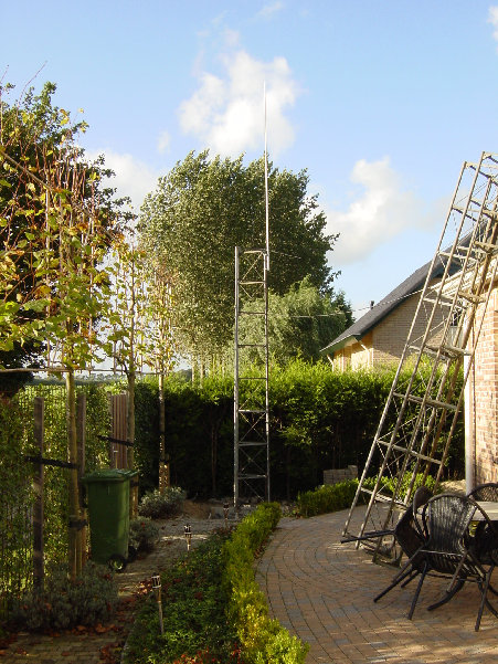 DSC00826.JPG (714.08 KiB) 34677 keer bekeken Achterin de tuin