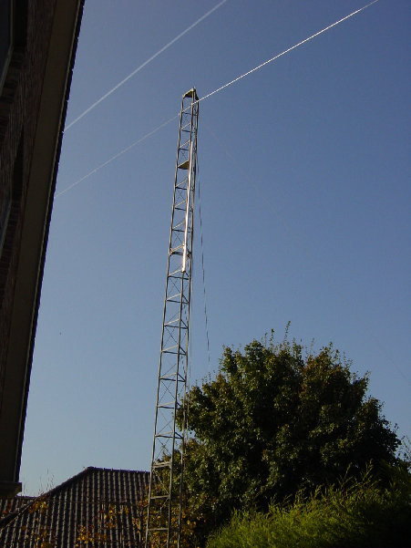 DSC01116.JPG (284.06 KiB) 34675 keer bekeken Het 3e deel staat er nu ook op