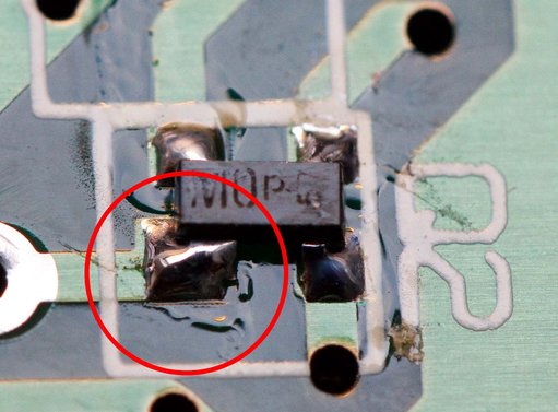 FET-positie.jpg (348.45 KiB) 25858 keer bekeken BF-998 heeft één dikker pootje. De print heeft op dat punt ook een dikker eilandje.