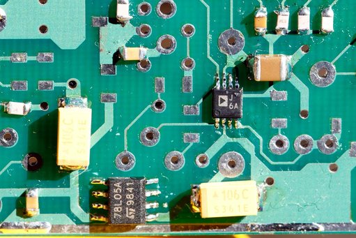 Positionering-AD8310-en-LM78L05SM.jpg (116.64 KiB) 103222 keer bekeken Positionering AD8310 en LM78L05SM